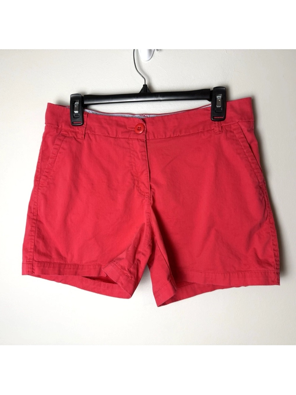 Crown & Ivy Women's Shorts Size 6 Bright Pinkish Red Cotton Spandex Pockets
